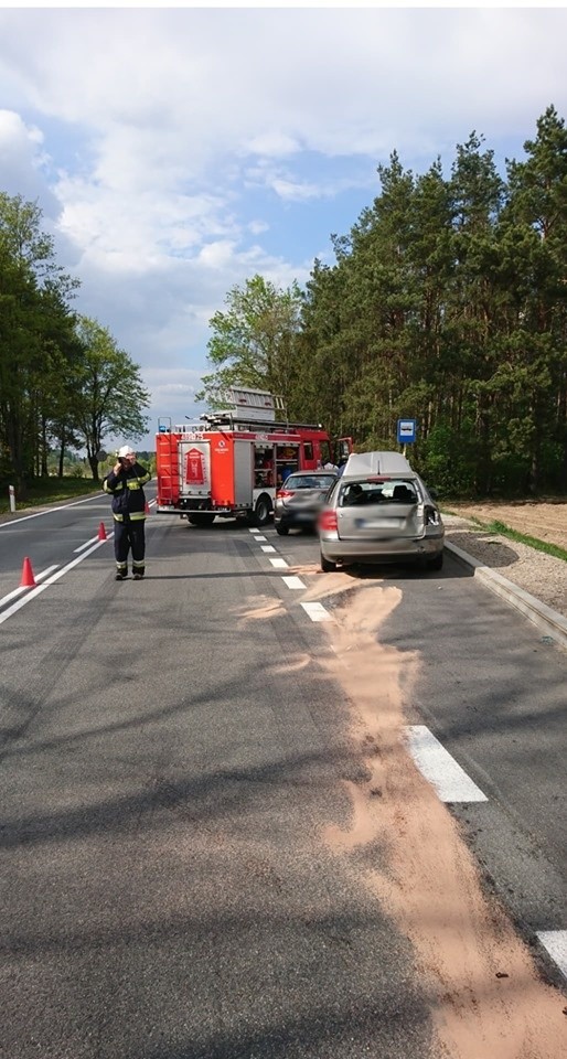 Ostrówek. Zderzenie trzech aut na DK 8 [ZDJĘCIA]