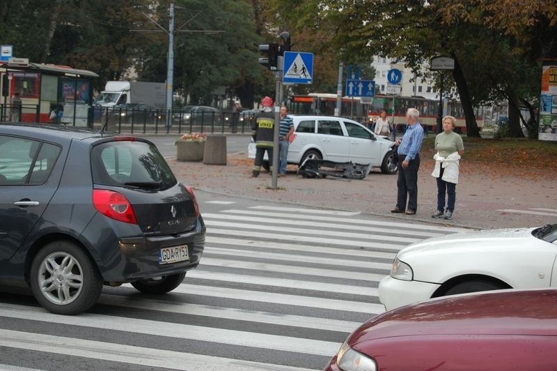 Zderzenie tramwaju z samochodem na Hucisku