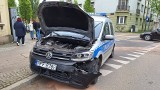 Radiowóz wjechał na czerwonym i uderzył w osobowe auto! ZDJĘCIA