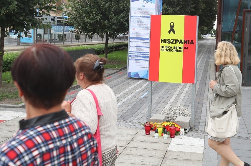 W Szczecinie stanęła tablica w hołdzie ofiarom zamachu w Barcelonie