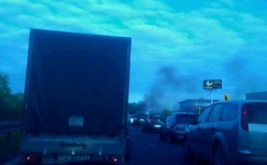 Pożar ciężarówki w Swadzimiu: Gigantyczny korek w kierunku...
