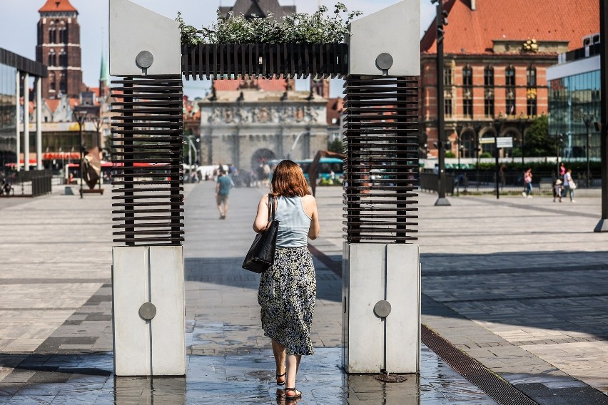 Uwaga na upały! Miasto Gdańsk przygotowało mgiełki wody, w których będzie można się schłodzić!