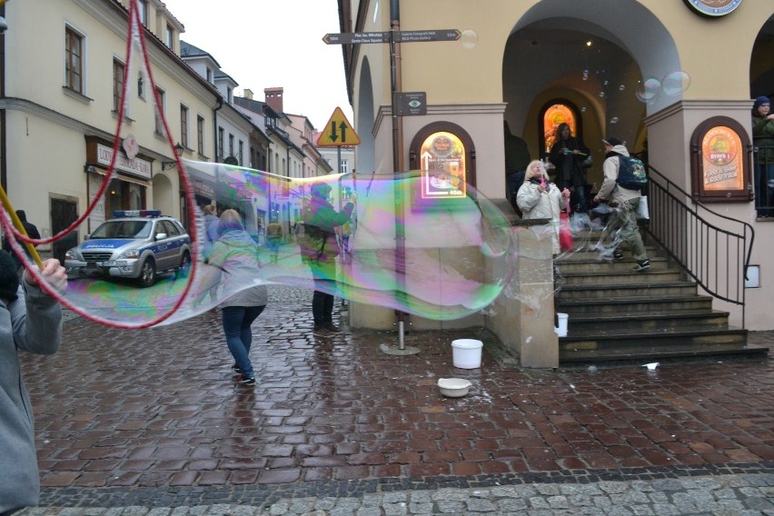 Manifestacji antyimigracyjnej w Bielsku-Białej towarzyszył...