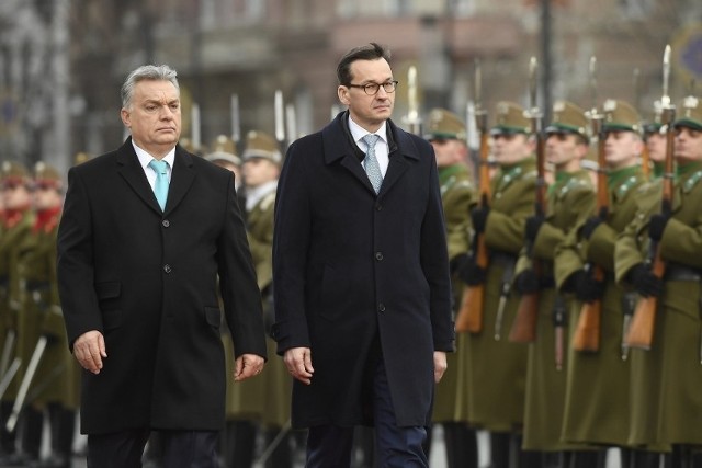 Premier Morawiecki: Szanując wrażliwość ukraińskich przyjaciół chcemy powrócić do współpracy w ramach V4 i wspólnych działań z Węgrami