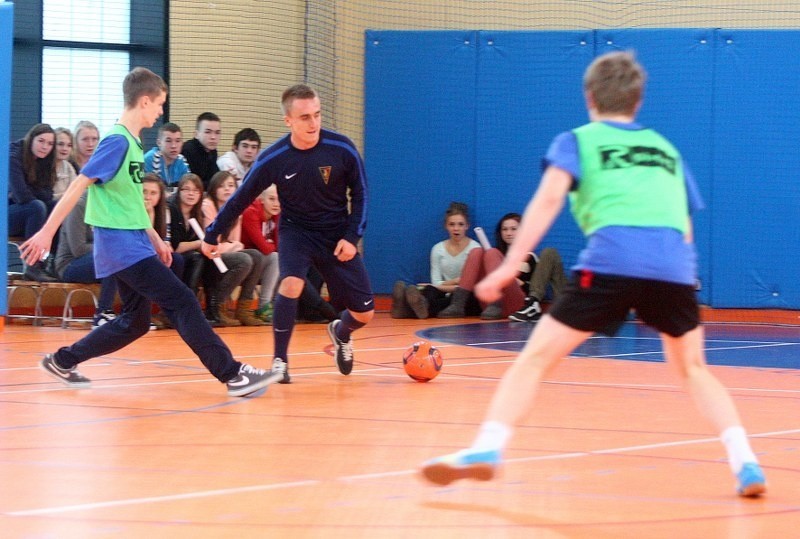 Piłkarze Pogoni odwiedzili uczniów Centrum Kształcenia Sportowego