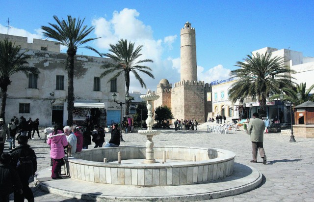 Gwarne ulice tunezyjskich miast w czasie ramadanu pustoszeją zaraz po zmroku