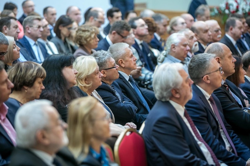 Grad wyróżnień dla małopolskich przedsiębiorców pomagających...