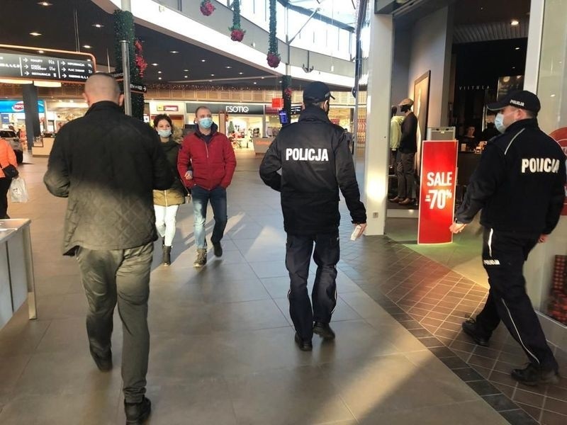 Kontrola policji w CH Jantar