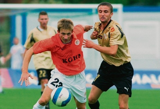Szymon Pawłowski w pojedynku z Tomaszem Lisowskim