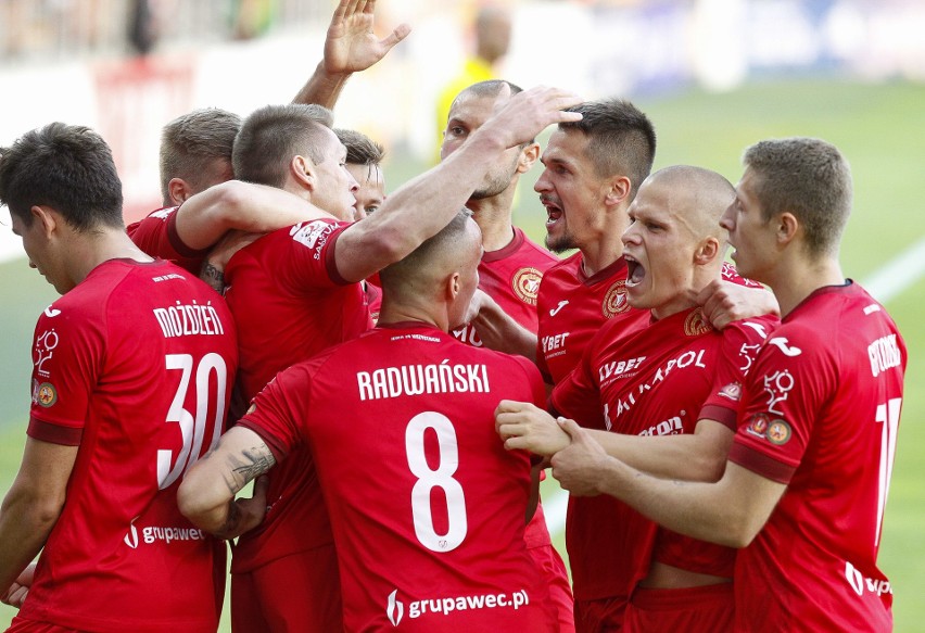 Długo czekaliśmy na taki mecz. Widzew - Stal 3:0. Nie...