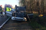 Tarnowskie. Oszczędzają na zimie, a auta lądują w rowach