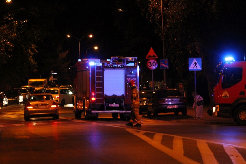 Wypadek w Tarnobrzegu. Wózek z dzieckiem potrącony na pasach, 17-miesięczny chłopczyk w szpitalu (ZDJĘCIA)
