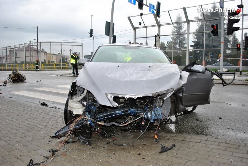 Wypadek w Orzeszu Gardawicach: 18-latek zignorował czerwone...