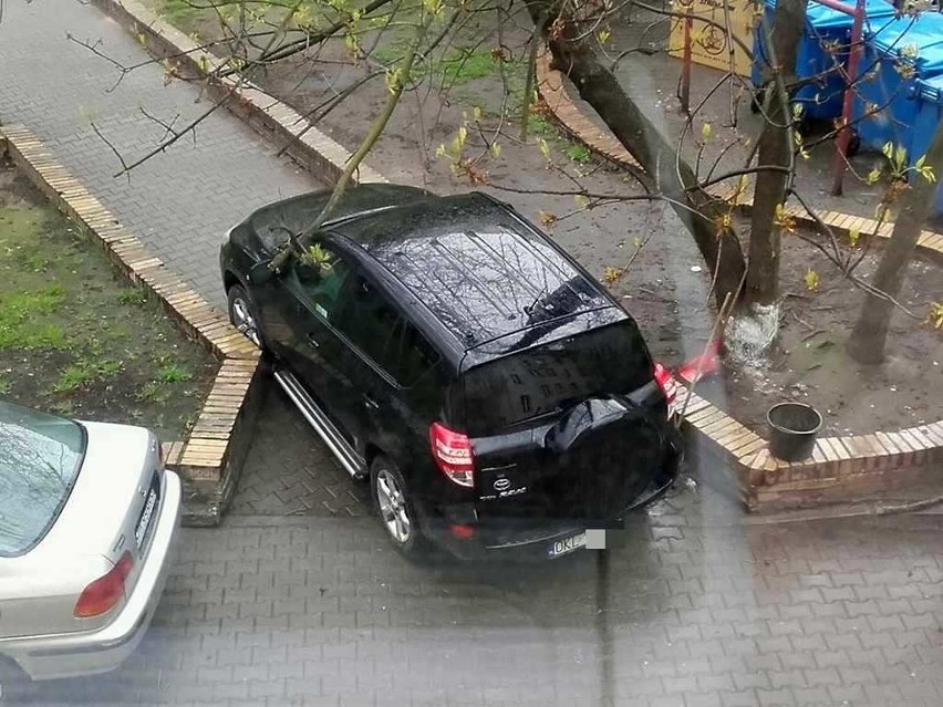 Mistrz parkowania przy Świdnickiej [ZDJĘCIA]