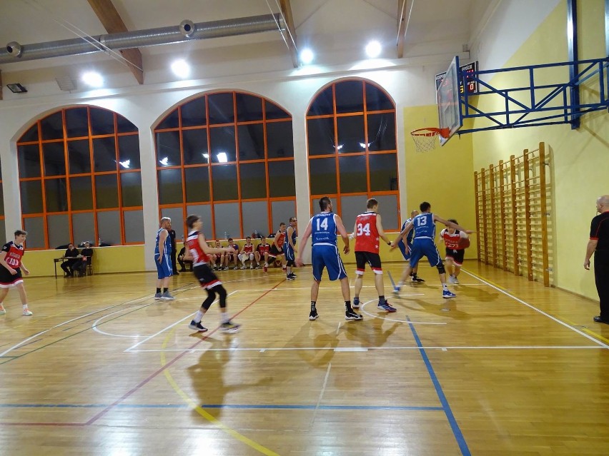 Dwa mecze rozegrano w hali Wodnik w Chełmnie