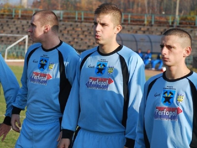 Mirosław Kalista (pierwszy z prawej) przez  pół roku będzie grał w Jagiellonii Białystok.