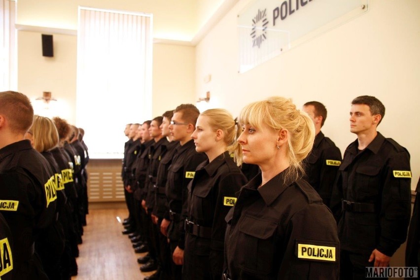 Ślubowanie nowych policjantów.