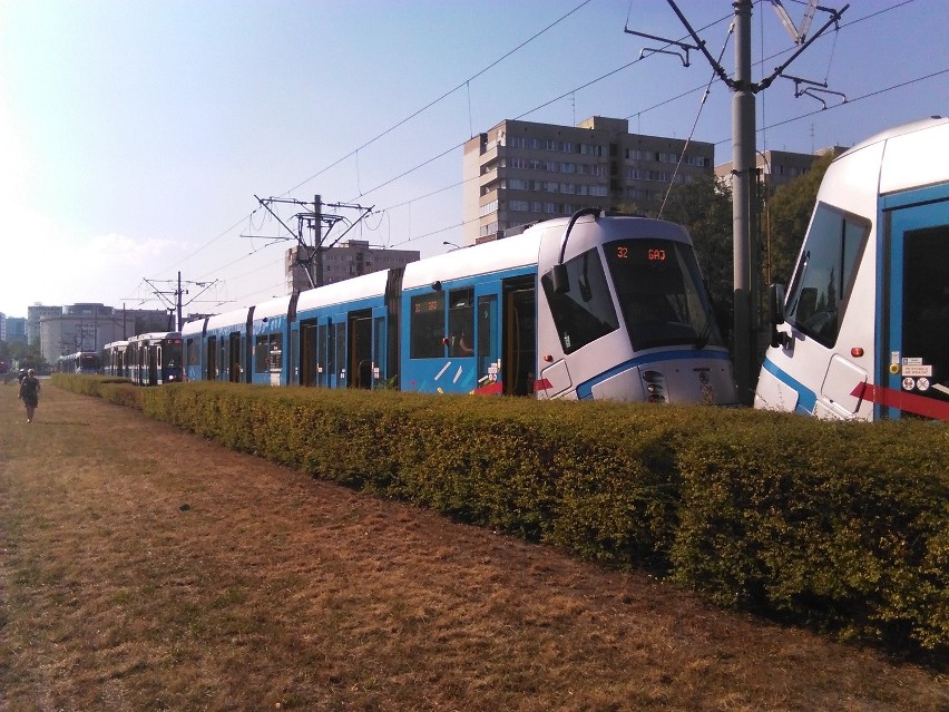 Tramwaj zepsuł się na Legnickiej. Opóźnienia wszystkich linii w kierunku centrum