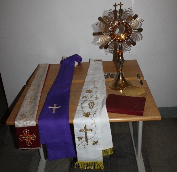 Przedmioty sakralne, które ukradziono z kościoła w Bornem Sulinowie.