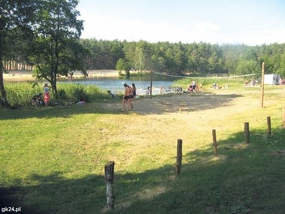 W jeziorze Byszyno koło Białogardu utonął młody mężczyzna . Do zdarzenia doszło dzisiaj koło godziny 16. Następną ofiarą wody jest 26-latek.