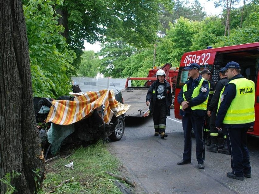 CZERWIEC - Trzy osoby zginęły, jedna trafiła do szpitala w...