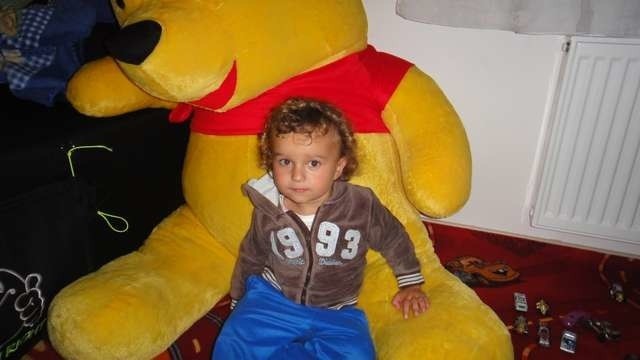 Mateusz Rama miał trzy lata, kiedy zmarł w domu, pomimo interwencji pogotowia
