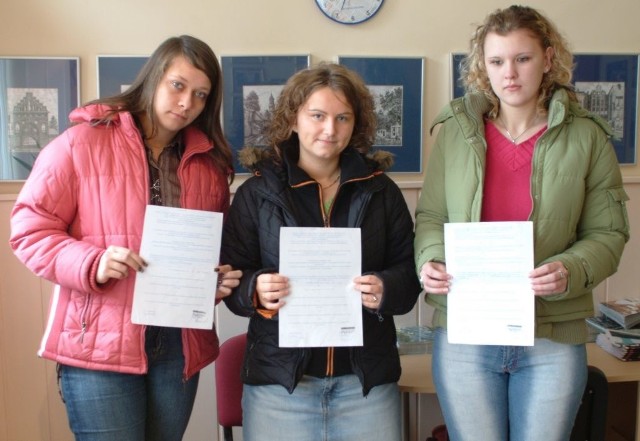 Studentki Dorota, Ania i Magda (od lewej) w czasie wakacji pracowały na promocjach jogurtów. Do dziś nie dostały za nie pieniędzy.