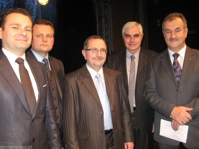 To im marzy się fotel burmistrza. Od lewej: Dariusz Lesicki, Tomasz Ciszewicz, Ryszard Bodziacki, Marek Półtorak i Leopold Owsiak.