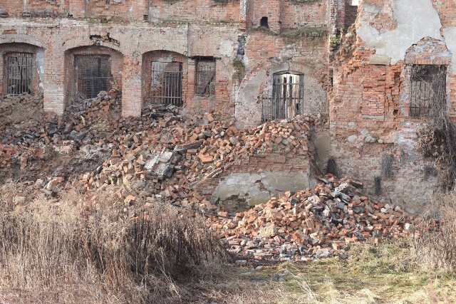 4 stycznia runął fragment muru krośnieńskiego zamku