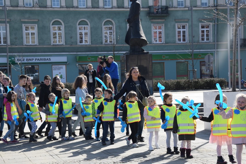 „Przystanek autyzm” to happening w Dzień Autyzmu na placu...