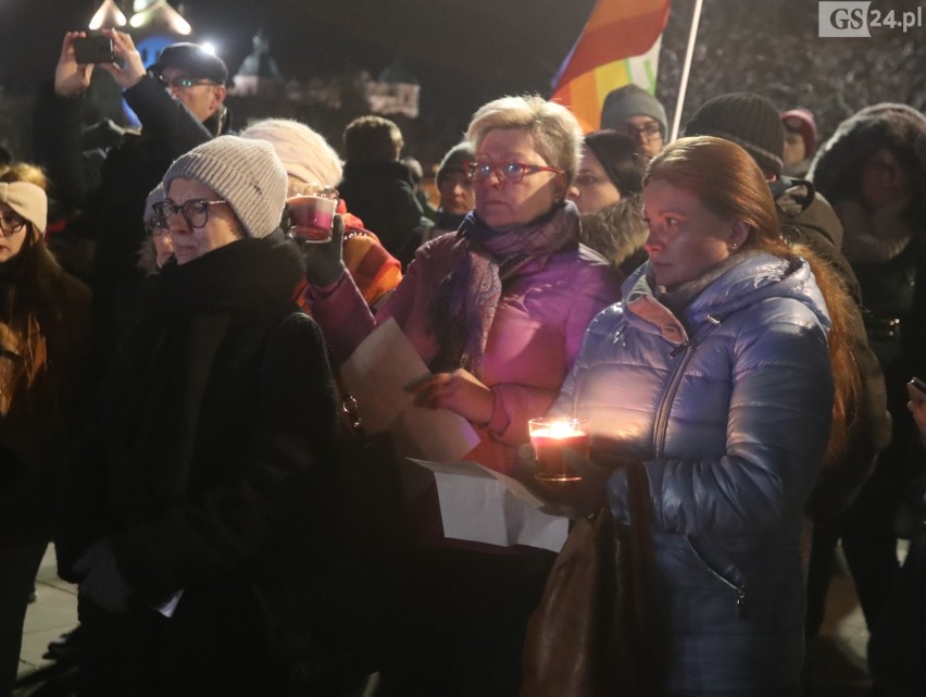 Paweł Adamowicz nie żyje. Szczecin przeciw przemocy. Hołd dla prezydenta Gdańska Pawła Adamowicza [WIDEO, ZDJĘCIA]