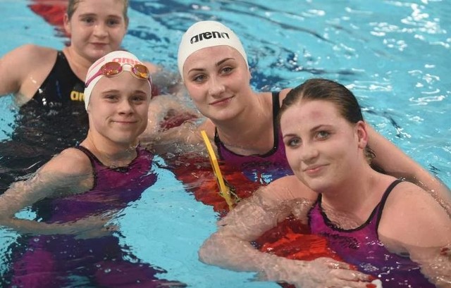 Aleksandra Knop (od lewej) została podwójną mistrzynią Polski. Obok Paulina Piechota