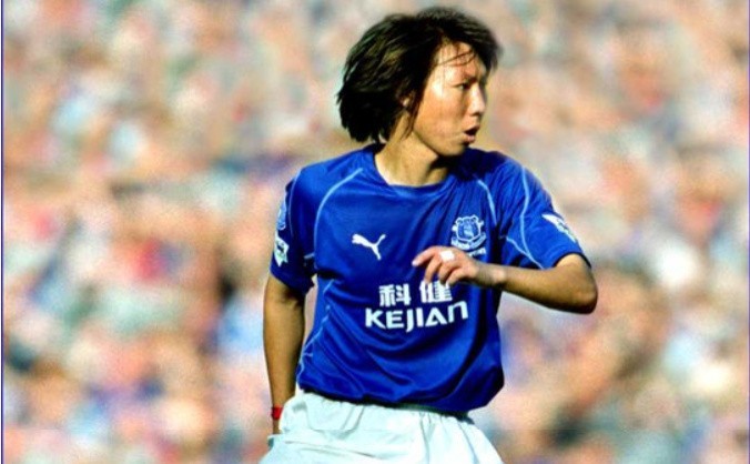 Chiński pomocnik Li Tie w barwach Evertonu