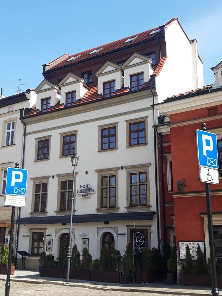 Krakowski Kazimierz i budynek, o którym wojewódzka...