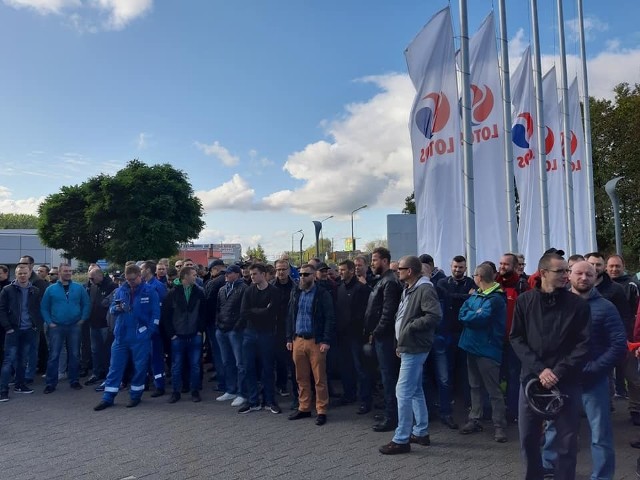 Protest pracowników produkcji Grupy Lotos w Gdańsku 4.10.2019