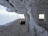 Kraina lodu na Lubaniu. Wieża widokowa wygląda jak igloo. W górach mroźna zima, a trasa tylko dla wprawionych 3.02.2023