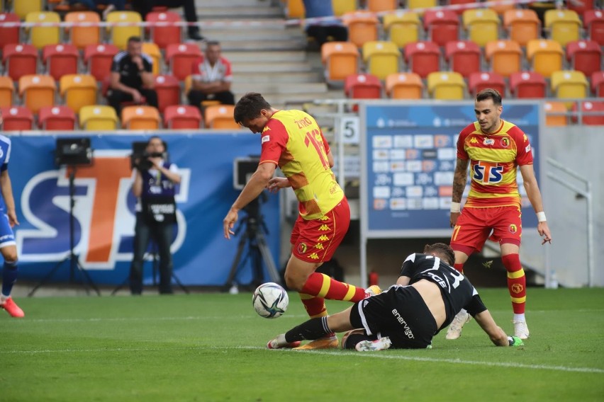 Jagiellonia znów gubi punkty. Pudła Żyry w debiucie