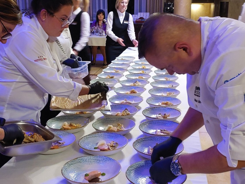 Miłośnicy nowoczesnej kuchni spotkali się na kolacji w Ostrowcu. Bocuse d'Or Poland on Tour w Hotelu Red. Zobaczcie zdjęcia