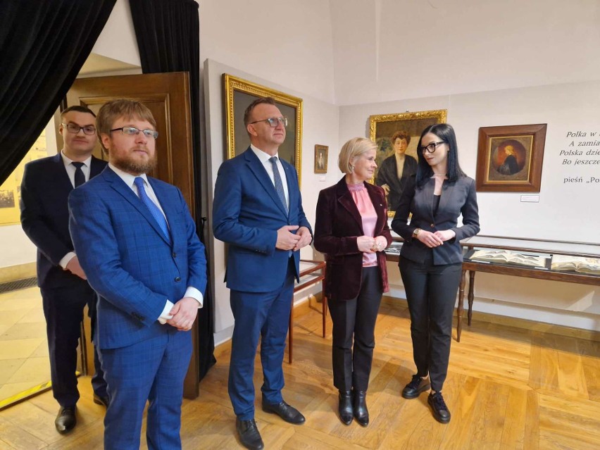Bożena Żelazowska, wiceminister kultury i dziedzictwa narodowego z wizytą w Sandomierzu. Jakie dobre wiadomości przywiozła wiceminister?