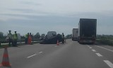 Wypadek na autostradzie A4. Auto dachowało za zjazdem na Pietrzykowice (FOTO)