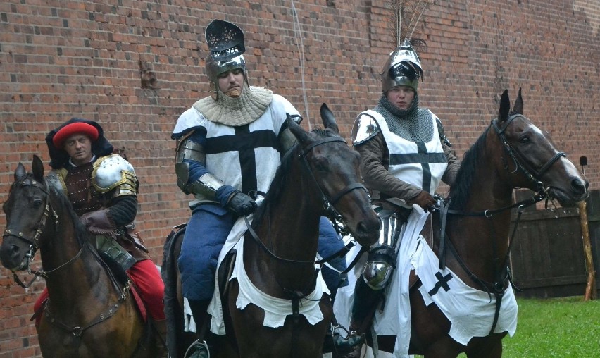 Oblężenie Malborka 2014. Pokazy walk, jarmark, koncerty i turnieje [PROGRAM]