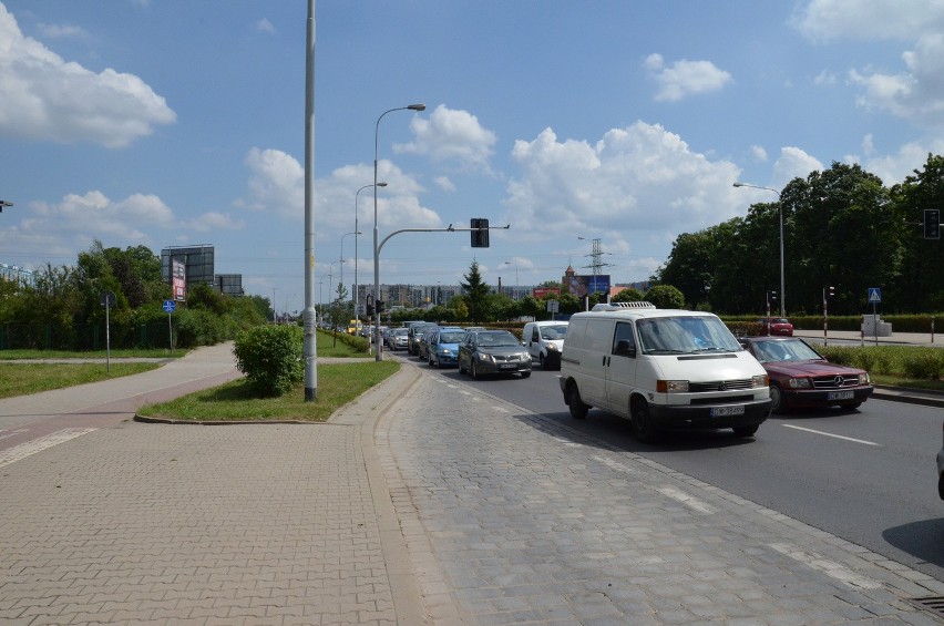 Wypadek na al. Armii Krajowej. Zderzyły się dwa motocykle. Duże korki w okolicy (ZDJĘCIA)