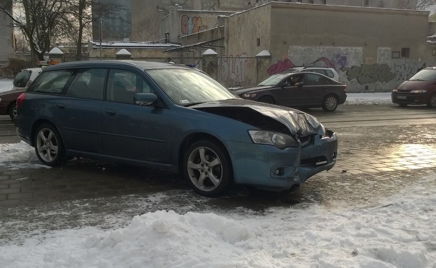 Tramwaj i 4 samochody zderzyły się na Kopernika [ZDJĘCIA]