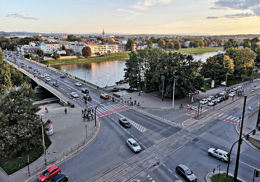 Kraków. Panorama Krakowa z tarasu widokowego na Jubilacie. Piękny, jesienny widok [ZDJĘCIA]