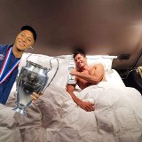 Memy o meczu PSG - Bayern: Lewandowski polewa, Mbappe bierze trofeum, Neymar porównany do Milika [GALERIA]