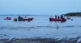 Tragedia nad Jeziorskiem w Kościankach: Utonął mężczyzna, który wypłynął pontonem z dziewczynką. Dziecko uratowano