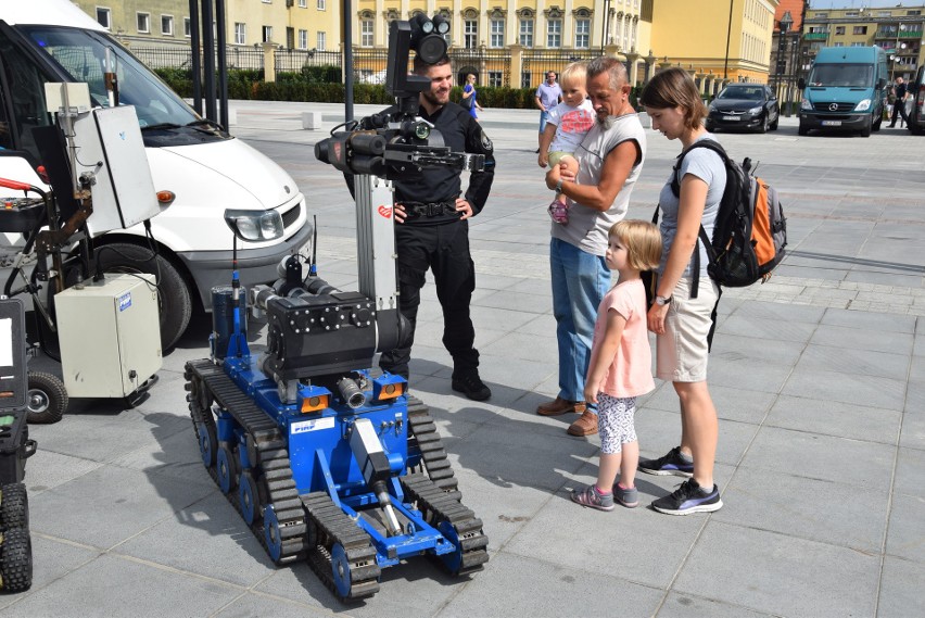 Święto Policji na pl. Wolności [ZDJĘCIA]