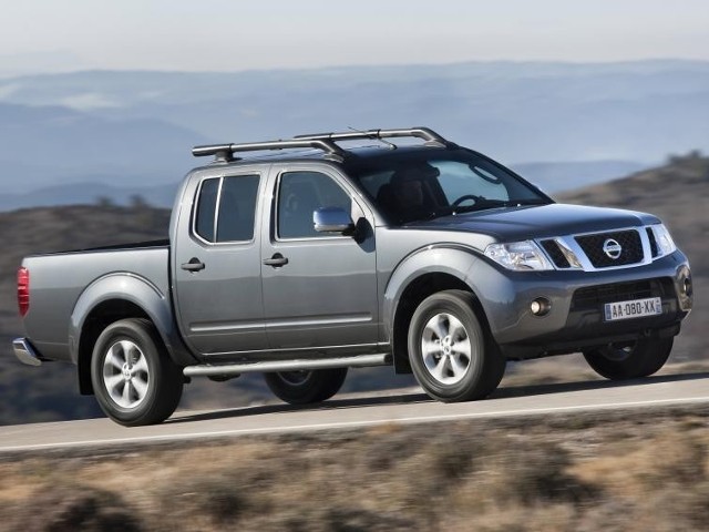 Nissan Navara - tysiące aut do serwisu, bo mogą im odpaść koła