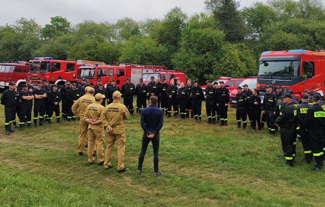 Ponad 50 strażaków z regionu wzięło udział w ćwiczeniach ratowniczo-gaśniczych pod nazwą "Miastkowo 2023".