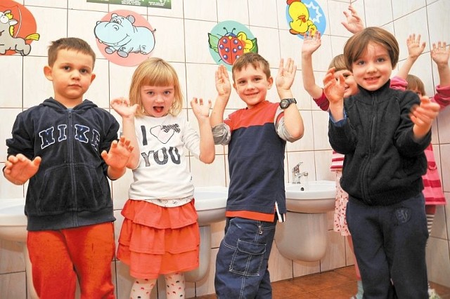 Dzieci z Niepublicznego Przedszkola Baśniowy Świat w Grabówce wiedzą jak ważne jest dbanie o higienę i mycie rąk.